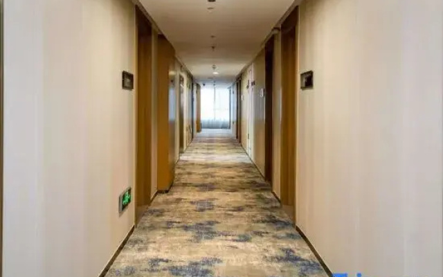 Starway Hotel