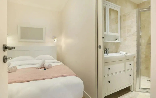 Charming Apartment Center of Paris