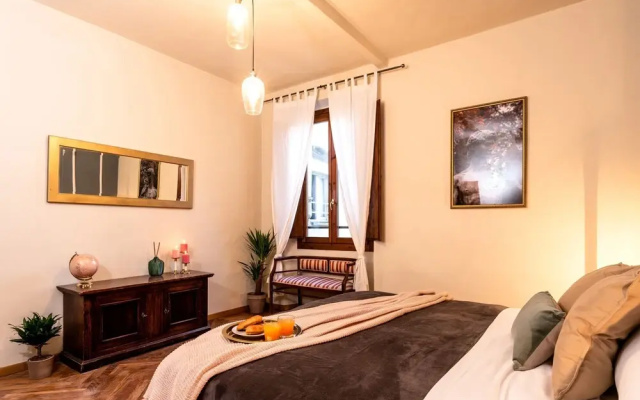 Florentine Palazzo - 4 bedrooms - Historic Center apt