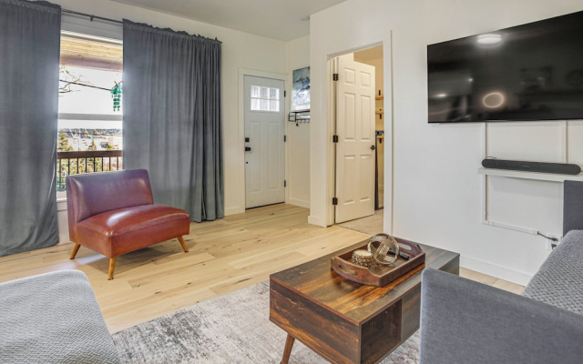Walk to Shipyard: Bremerton Home w/ Patio!