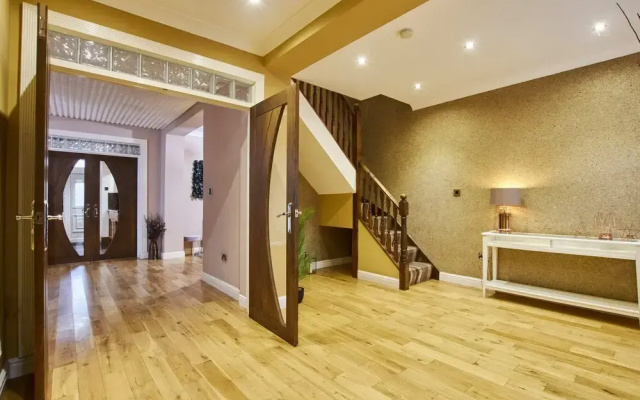 Homebird Property - Carter Knowle House