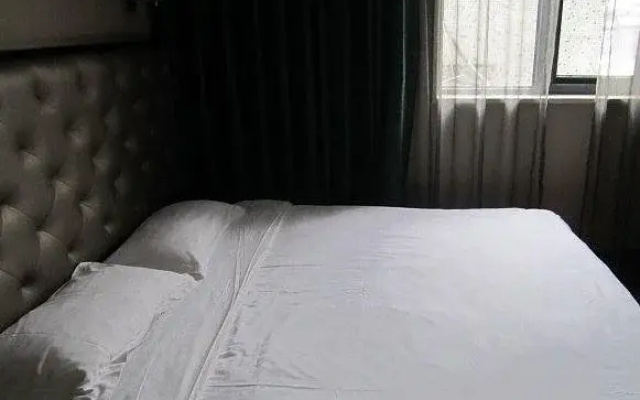 Fuyang Jade Theme Hotel