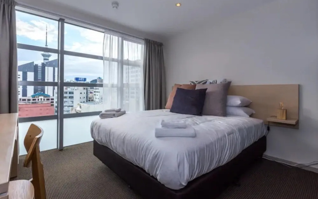 Light Filled Modern 1 Bedroom Apartment