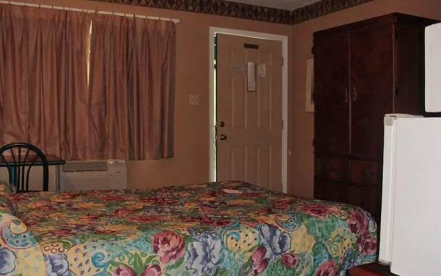 K-River Motel & Campground