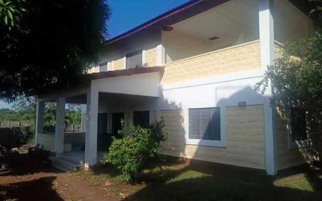 Apple Mango Apartments