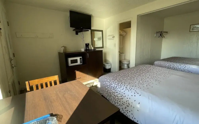 Holiday Motel