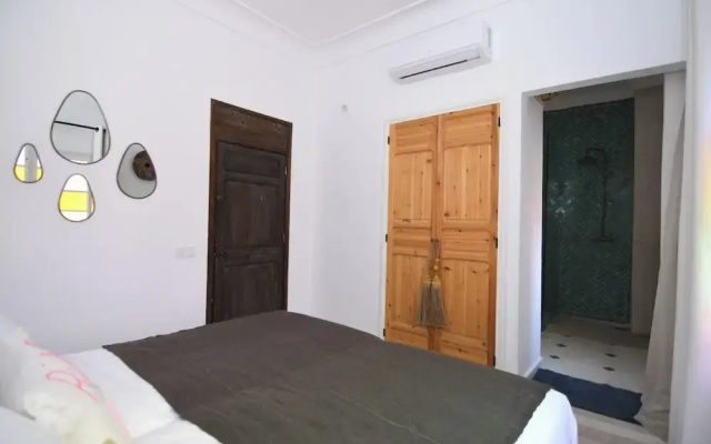 Riad larbi khalis