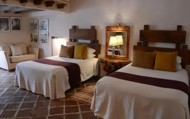 Hotel Los Arcos