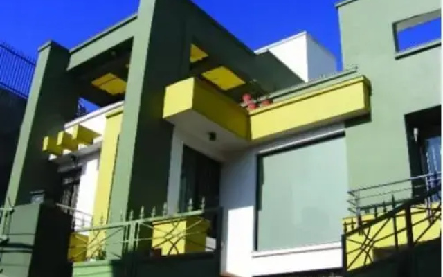 Du Nepal Inn & Lounge