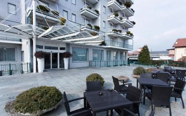 Air Palace Hotel