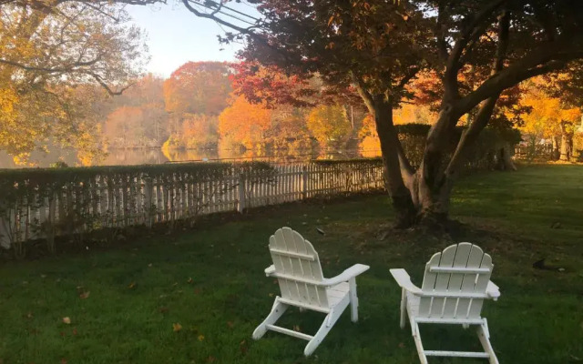 The Stony Brookside Bed & Bike Inn
