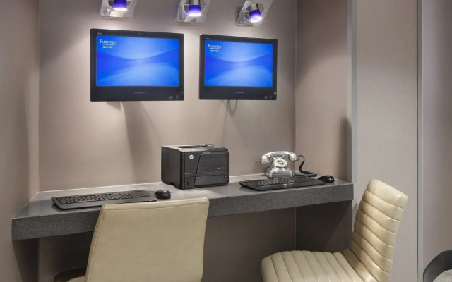 Fairfield Inn & Suites Chicago Downtown / Magnificent Mile