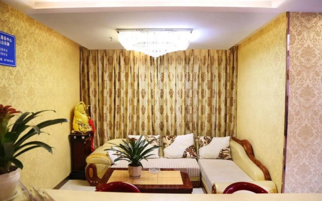 Lanwan Light Enjoyment Hotel (Dongqi Road Zhongcai Logistics)