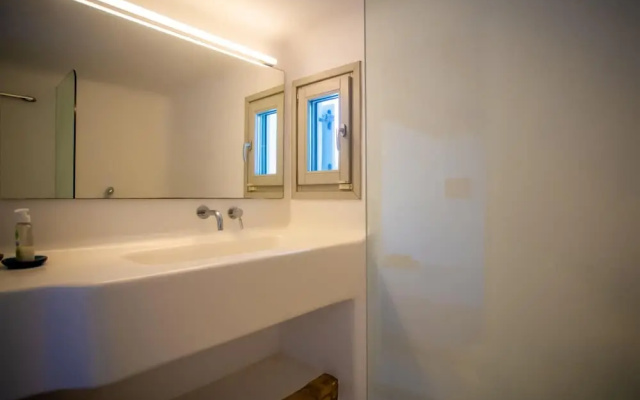 Baroness in Mykonos With 5 Bedrooms and 4 5 Bathrooms