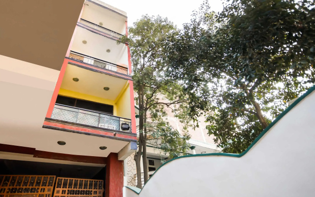 SPOT ON Hotel Harry's 1 Near Select Citywalk Mall