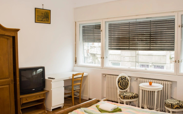 Iancu Apartments