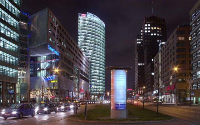 Отель Europeapartments Checkpoint Charlie вид на фасад
