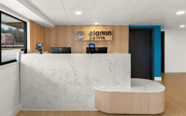 Clarion Pointe Kennesaw Town Center
