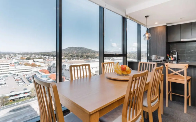 Lovely Sunny 2-bedroom Apartment With Pool and Gym