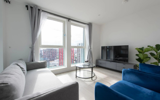 Luxury penthouse with stunning views near Canary Wharf