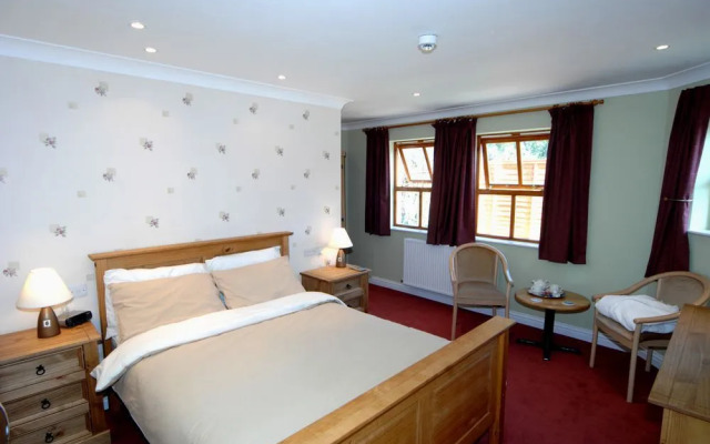 New Overlander Inn