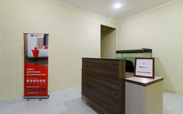 RedDoorz Syariah near RS Mitra Keluarga Depok