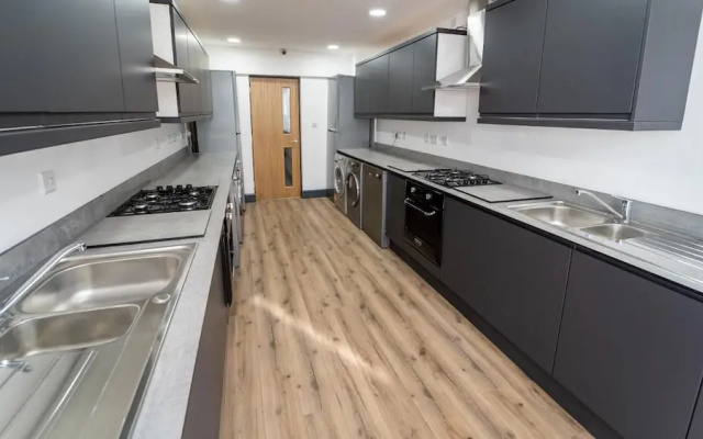Lovely Homely Studio Available
