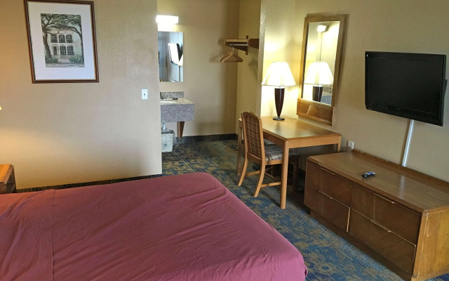 Americas Best Value Inn Livonia Detroit