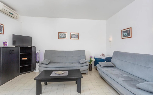 Stunning Home in Malinska With Wifi and 1 Bedrooms
