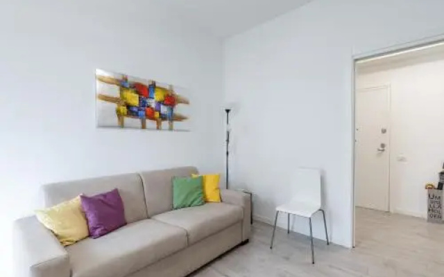 Piazza De Angeli M1 Comfortable Flat With Balcony