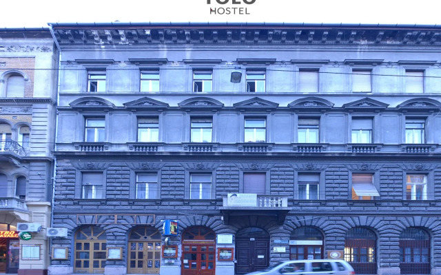 Yolo Hostel