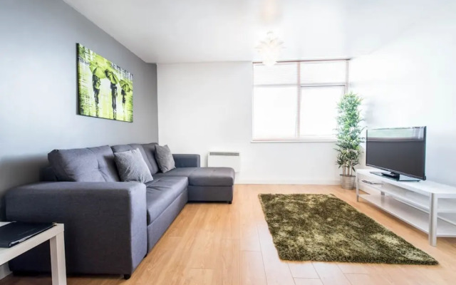 Modern & Central 1KB Apt, Salford Quays