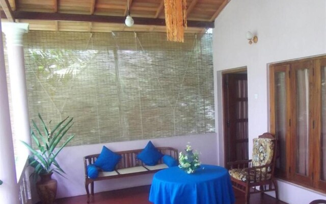 Отель C-Lanka Family Guesthouse балкон