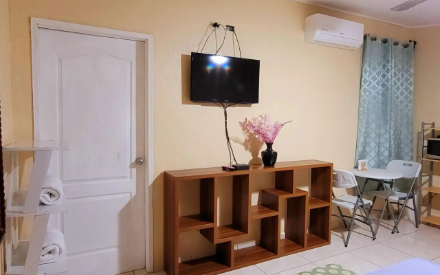 River Merendon Suite.