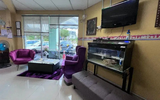 Seri Kemaman Inn, Chukai Terengganu By Zuzu