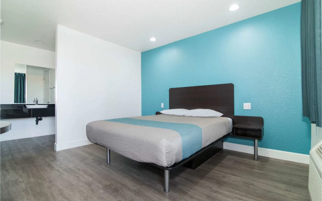 Motel 6 Moreno Valley - Riverside March Air Base
