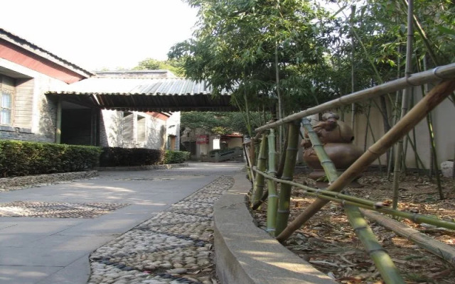 Scholar Tree and Riverside Boutique Hotel