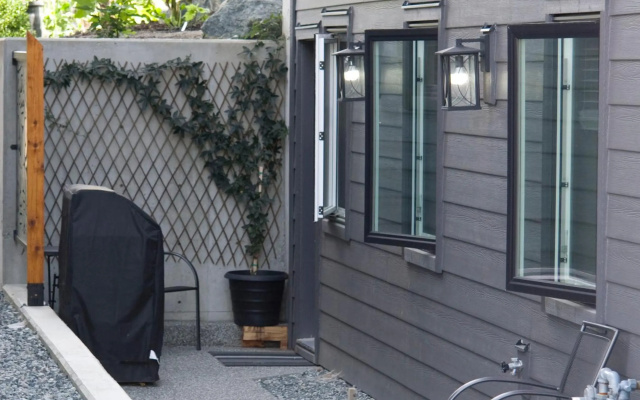 M&M's Maple Bay Mountain Guesthouse