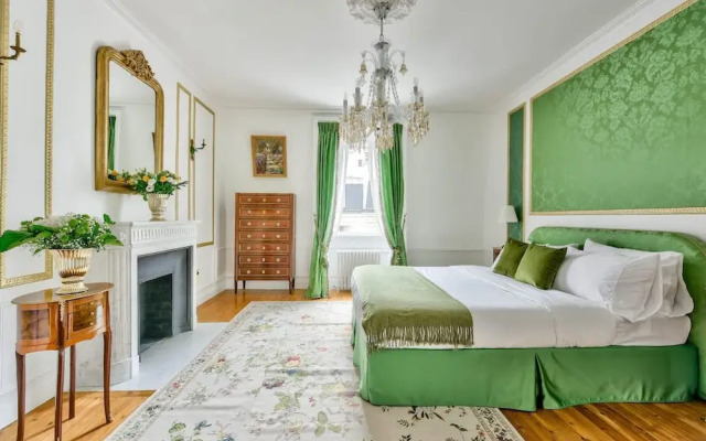 Noble Luxury Residence in the Heart of Paris