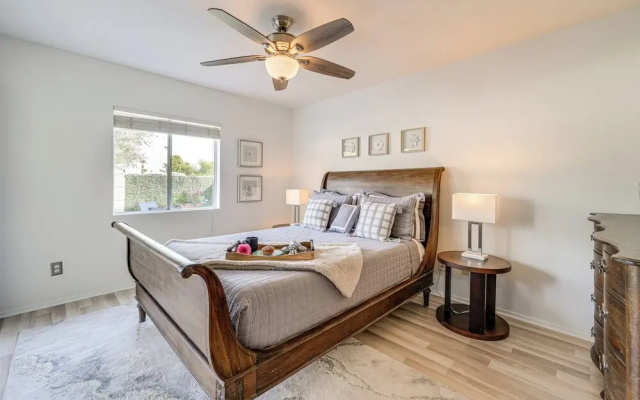 Furnished Patio, Pool Access! Scottsdale Retreat