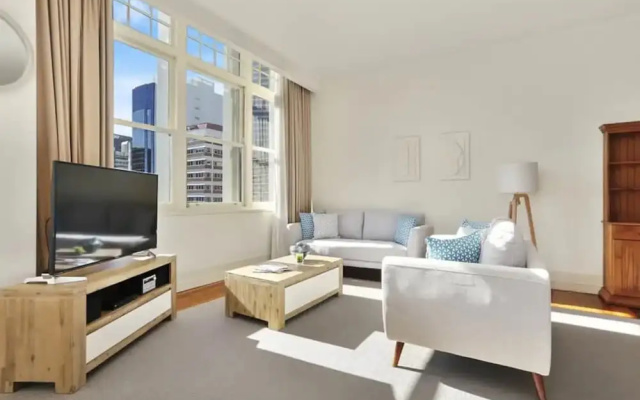 Beautiful and Spacious 1BR in CBD by Zodiak Stays