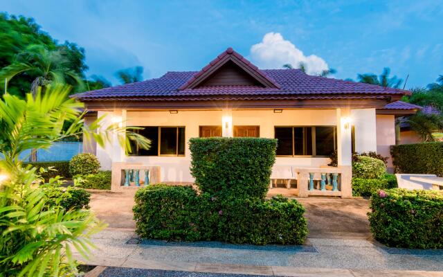 Отель Tananza Resort and Homestay Phuket вид на фасад