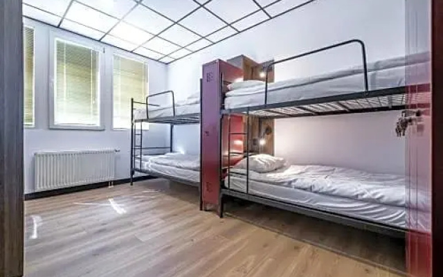 VOLA Hostel