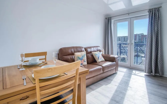The Crows Nest - 1 Bed Apartment - Swansea Marina