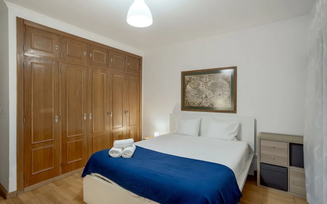 Carcavelos Modern Apartment by Homing