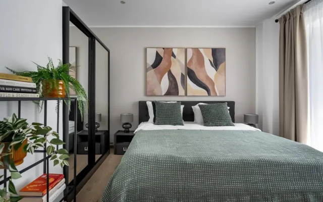 Chic & Central 3BR Retreat in the Historic Center