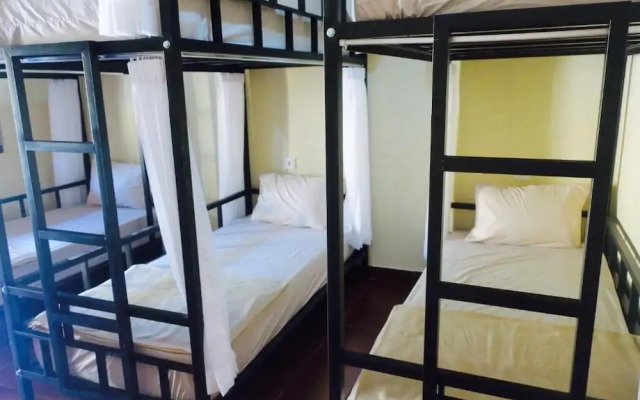 Inn Between Hostel