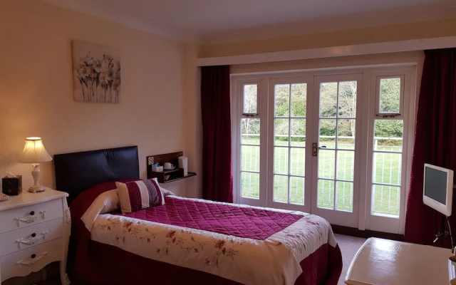 Tyrrells Ford Hotel