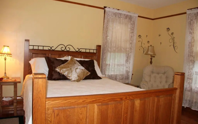 Lindsay House Bed and Breakfast