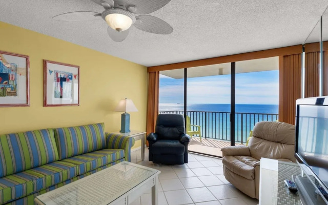 Pelican Walk 904